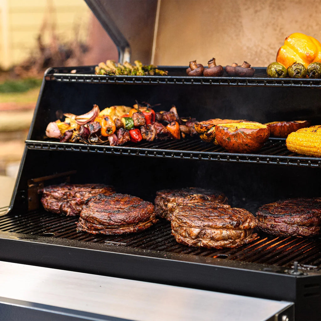 Masturbuilt - Gravity® Series 1050 Digital Charcoal Grill + Smoker